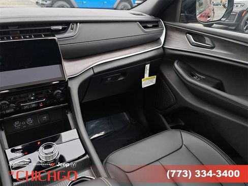 New 2025 Jeep Grand Cherokee Limited image 18