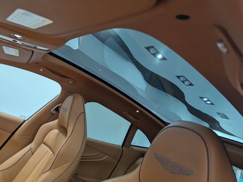 Used 2025 Aston Martin DBX 707 image 16