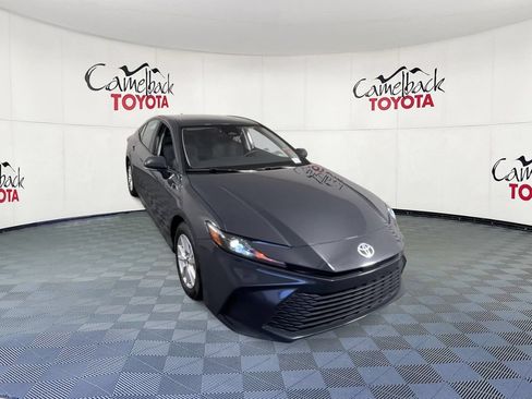 Used 2025 Toyota Camry LE w/ Convenience Package FWD image 4