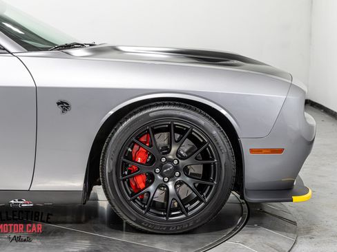 Used 2016 Dodge Challenger SRT Hellcat RWD image 43