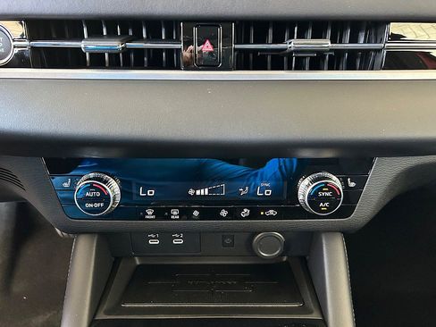 New 2025 Mitsubishi Outlander SE image 20