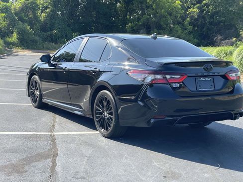 Used 2021 Toyota Camry SE FWD image 5