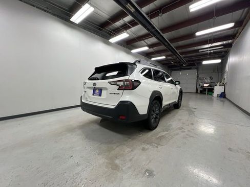 Used 2024 Subaru Outback Onyx Edition image 8