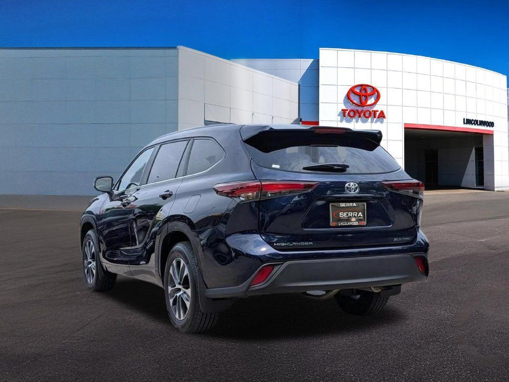 Used 2026 Toyota Highlander XLE AWD/4WD image 14