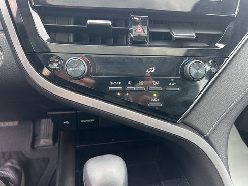 Used 2023 Toyota Camry SE w/ Convenience Package image 18