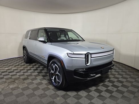 Used 2024 Rivian R1S Adventure AWD/4WD image 7