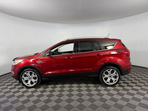 Used 2019 Ford Escape Titanium image 9