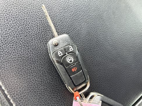 Used 2018 Ford F250 Lariat AWD/4WD image 32