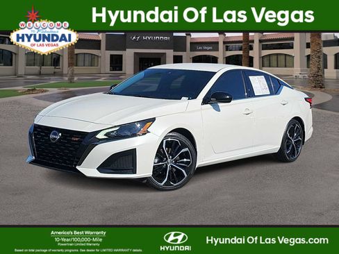 Used 2023 Nissan Altima 2.5 SR FWD image 1