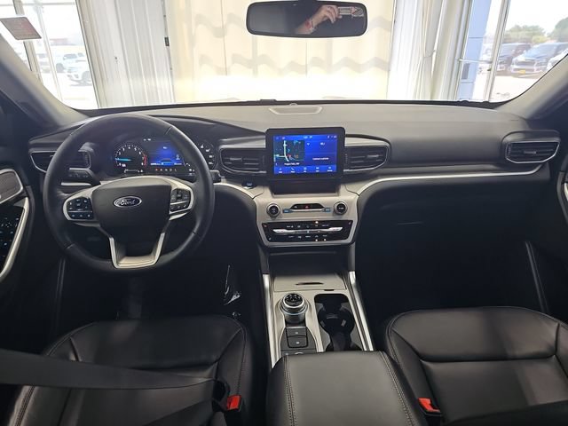 Certified 2023 Ford Explorer XLT w/ Equipment Group 202A AWD/4WD image 12