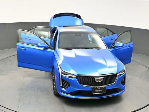 New 2025 Cadillac CT4 V w/ LPO, ONYX Package image 34