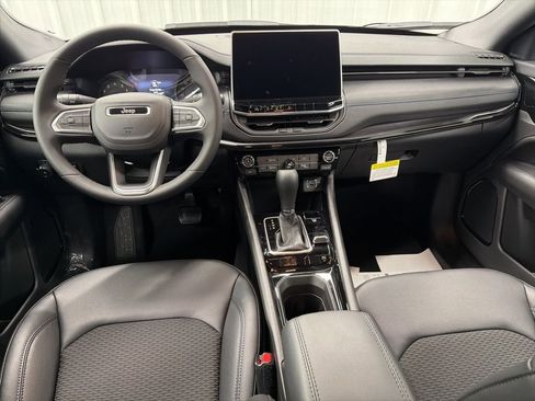 New 2026 Jeep Compass Latitude image 12