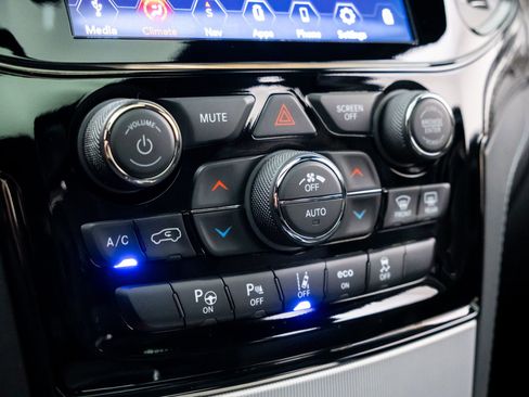 Used 2020 Jeep Grand Cherokee Trackhawk AWD/4WD image 28