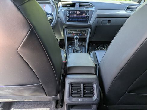 Used 2024 Volkswagen Tiguan SE R-Line FWD image 28