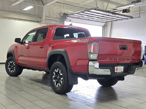Certified 2023 Toyota Tacoma TRD Off-Road AWD/4WD image 13