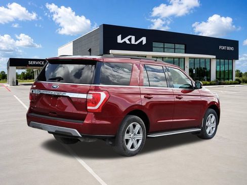 Used 2018 Ford Expedition XLT w/ Equipment Group 202A RWD image 5