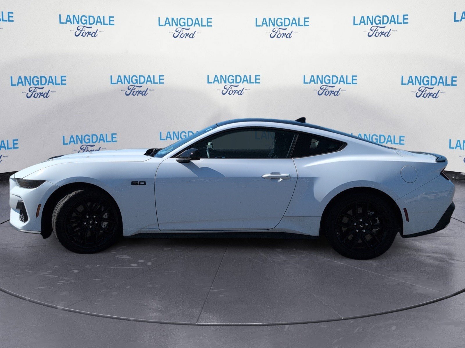 Used 2024 Ford Mustang GT Premium RWD image 9