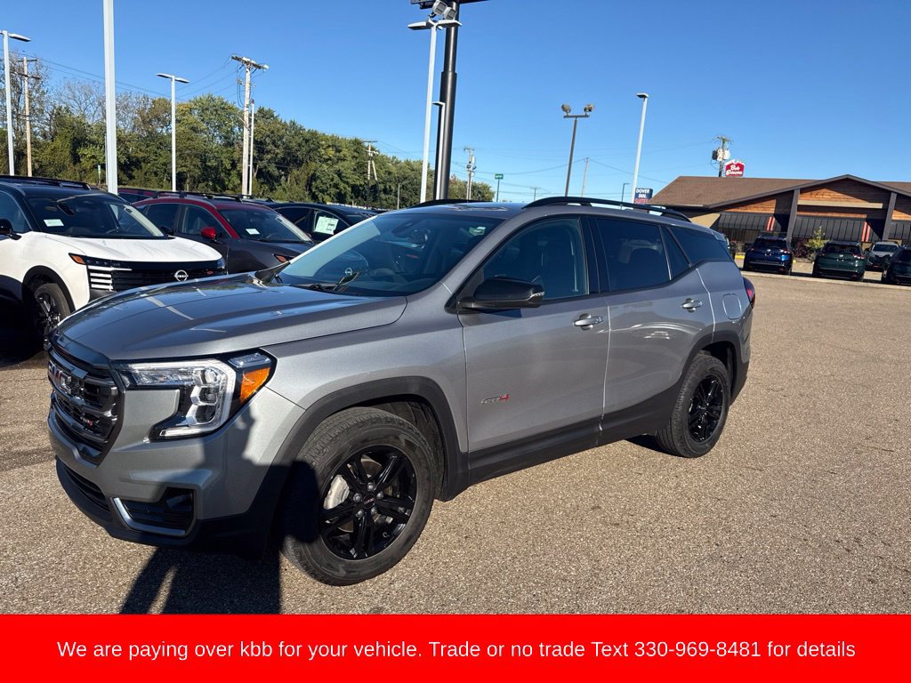 Used 2023 GMC Terrain AT4 AWD/4WD image 3