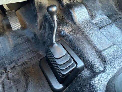 Used 2015 Ford F550 4WD Crew Cab 176 WB 60 CA XL image 28