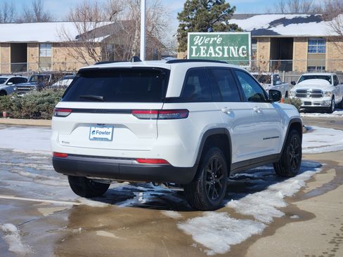 New 2026 Jeep Grand Cherokee Altitude RWD image 4