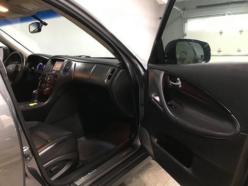 Used 2016 INFINITI QX50 Journey w/ Premium Package image 12