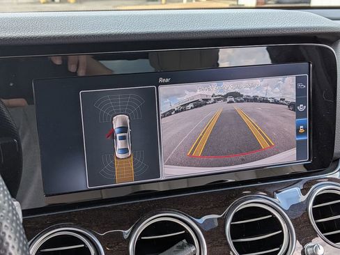 Used 2017 Mercedes-Benz E 300 image 24