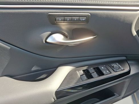 Used 2025 Lexus ES 350 w/ Premium Package FWD image 13
