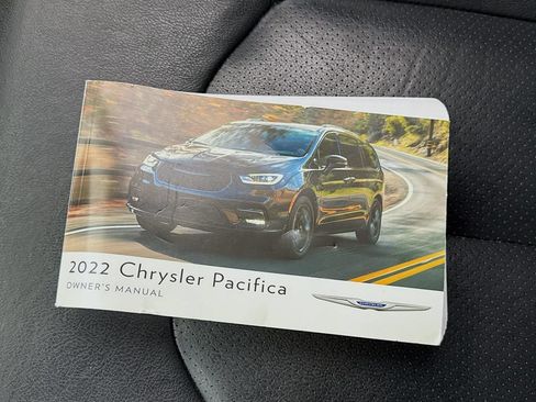 Used 2022 Chrysler Pacifica Touring-L FWD image 34