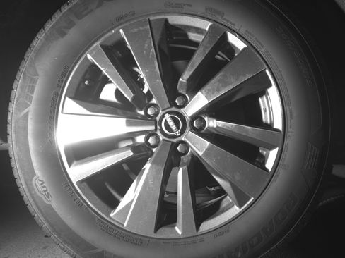 Used 2025 Nissan Pathfinder SV image 15