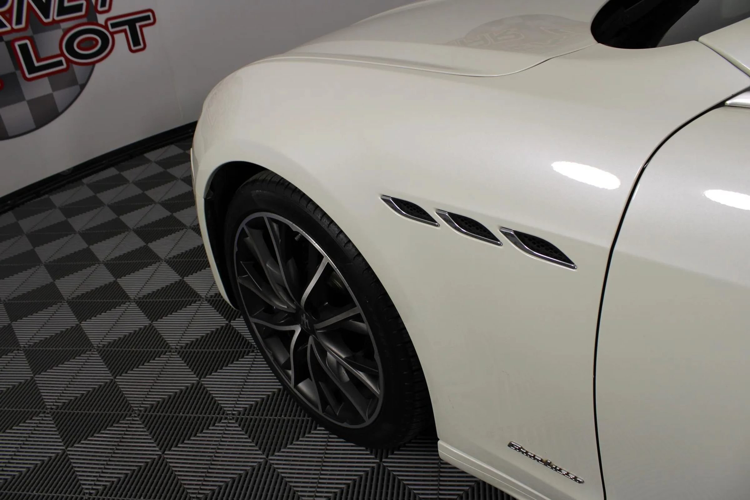 Used 2019 Maserati Ghibli S GranLusso AWD/4WD image 28