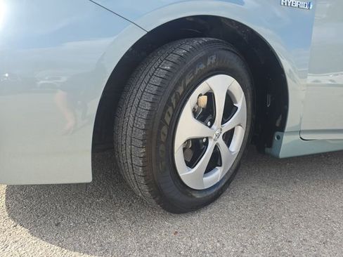 Used 2012 Toyota Prius Three image 32