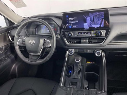 Used 2024 Toyota Grand Highlander XLE image 14