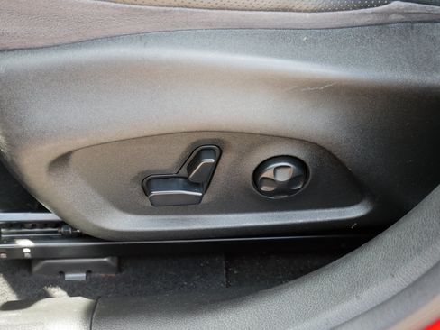 Used 2015 Jeep Renegade Limited w/ Safety & Security Group I AWD/4WD image 19