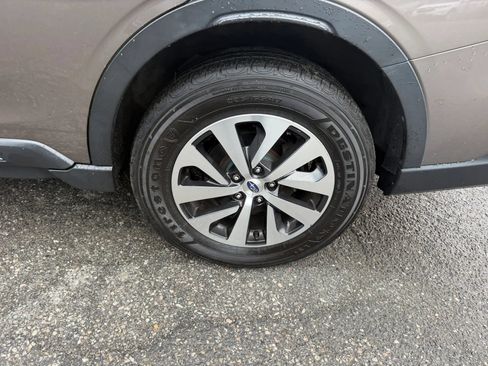 Used 2022 Subaru Outback Premium AWD/4WD image 9