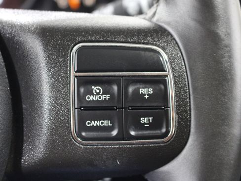 Used 2014 Jeep Patriot Latitude w/ Sun/Sound Group FWD image 10