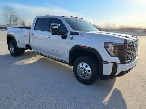 Used 2025 GMC Sierra 3500 Denali Ultimate image 1