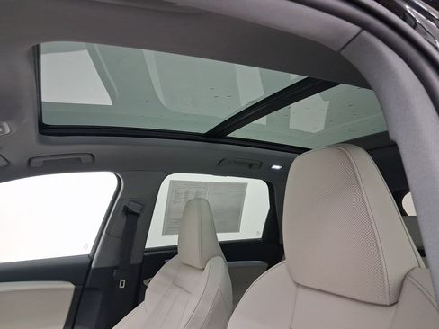 Used 2025 Audi Q6 e-tron Premium Plus image 14