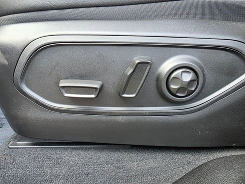 New 2025 Jeep Grand Cherokee L Laredo image 12