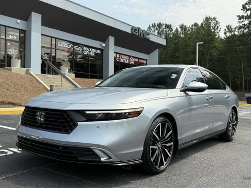 Used 2025 Honda Accord Touring image 1