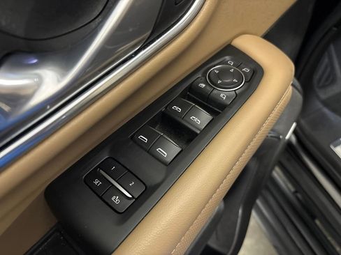 Used 2022 Chevrolet Tahoe Premier w/ Premium Package image 24