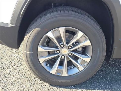 New 2026 Chevrolet Equinox LT FWD image 32