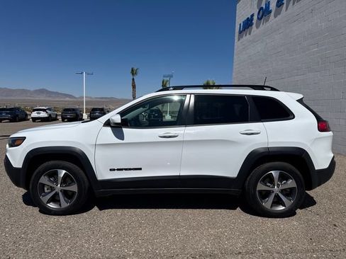 Used 2020 Jeep Cherokee Latitude w/ Quick Order Package 26F North AWD/4WD image 2