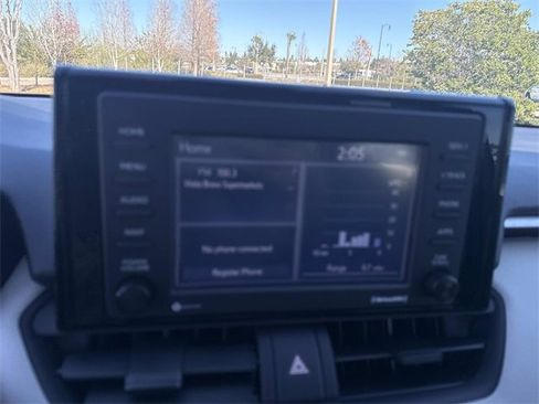 Used 2021 Toyota RAV4 XLE image 20