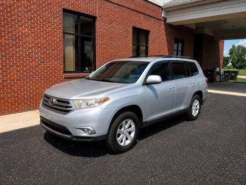 Used 2012 Toyota Highlander SE w/ Tow Pkg AWD/4WD image 1