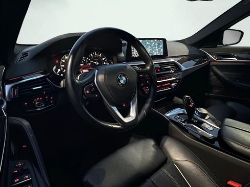 Used 2018 BMW 540i xDrive image 16