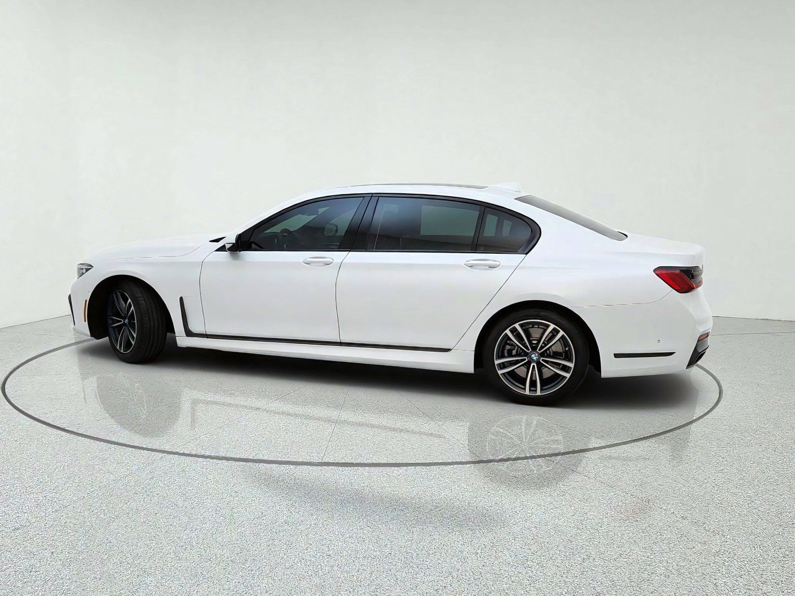 Used 2022 BMW 750i xDrive AWD/4WD image 13