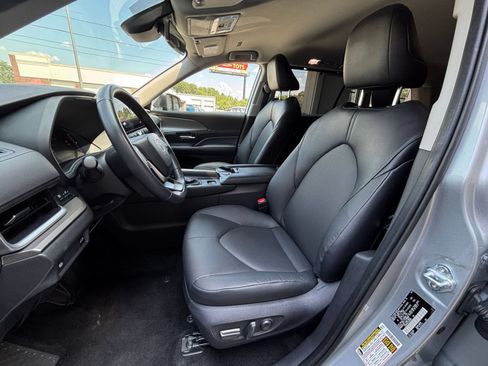 Used 2025 Toyota Grand Highlander FWD image 27