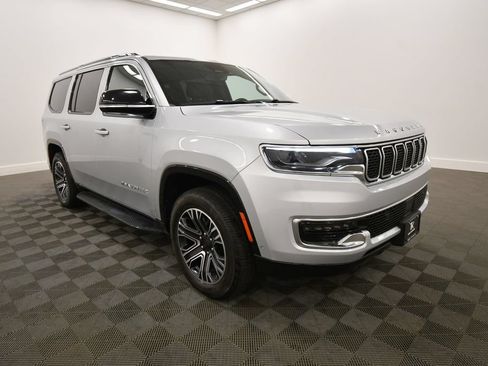 Used 2024 Jeep Wagoneer 4WD w/ Premium Group I image 10