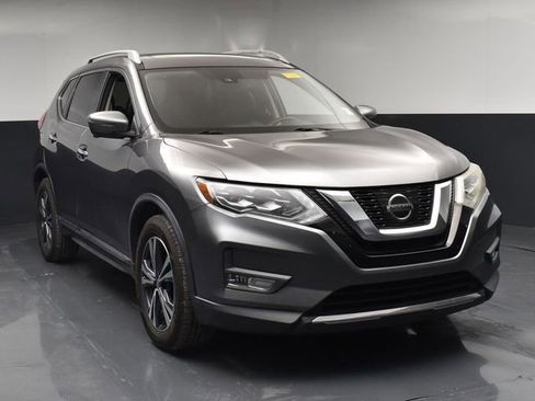 Used 2017 Nissan Rogue SL w/ SL Premium Package image 2