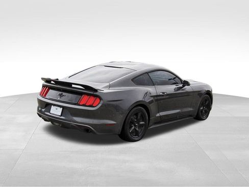 Used 2016 Ford Mustang Coupe RWD image 4